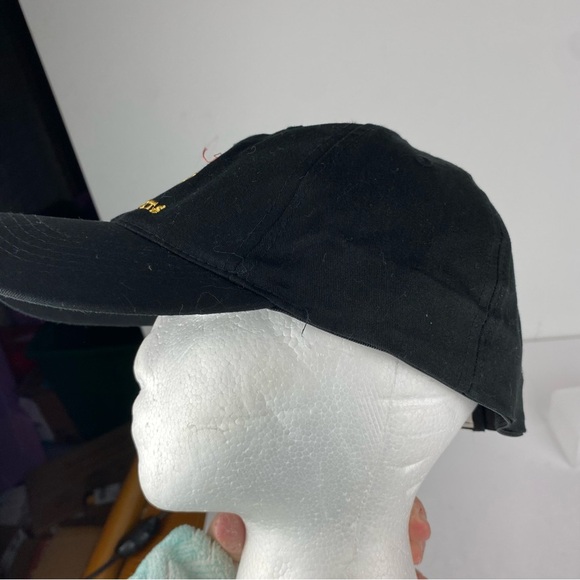 Black Hogwarts Crest Cap - Picture 2 of 5